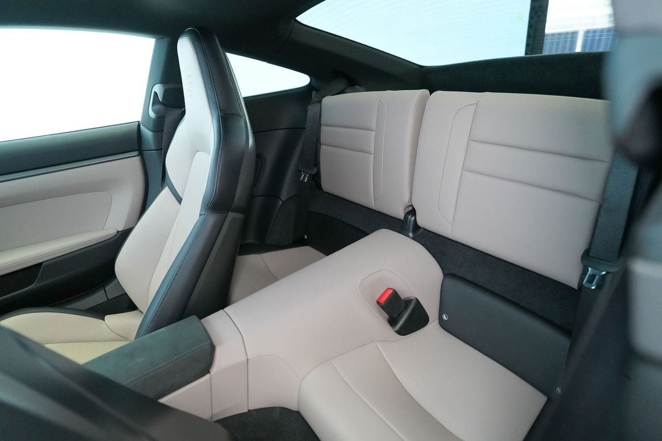 Porsche 911 CARRERA