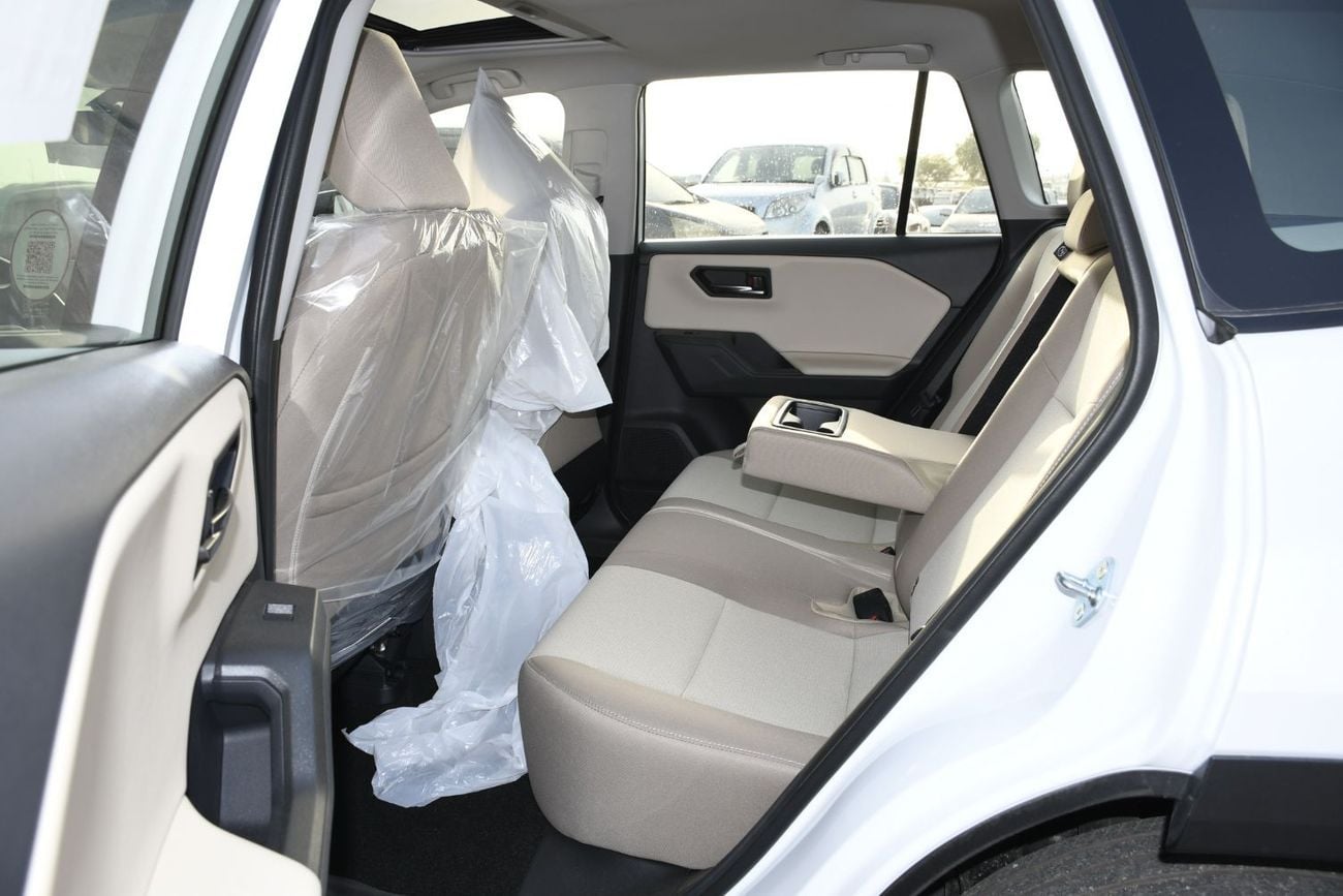 Toyota RAV4 XLE 2.0L Petrol GCC ! Sunroof ! Automatic Back door ( Saudi spec )
