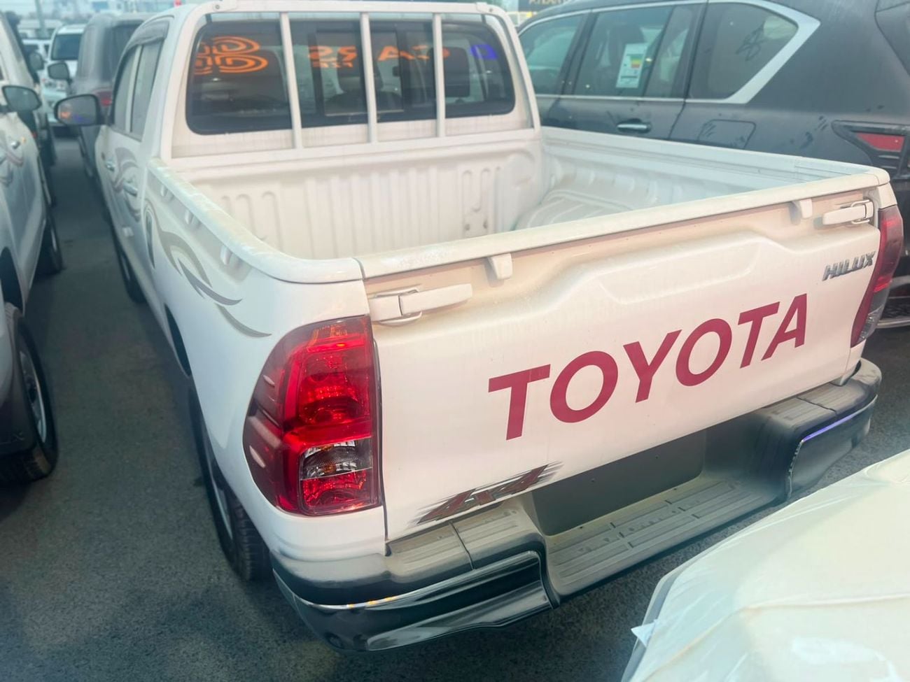 تويوتا هيلوكس TOYOTA HILUX DOUBLE CABIN || 2.4L DIESEL 4×4 | WHITE 2026