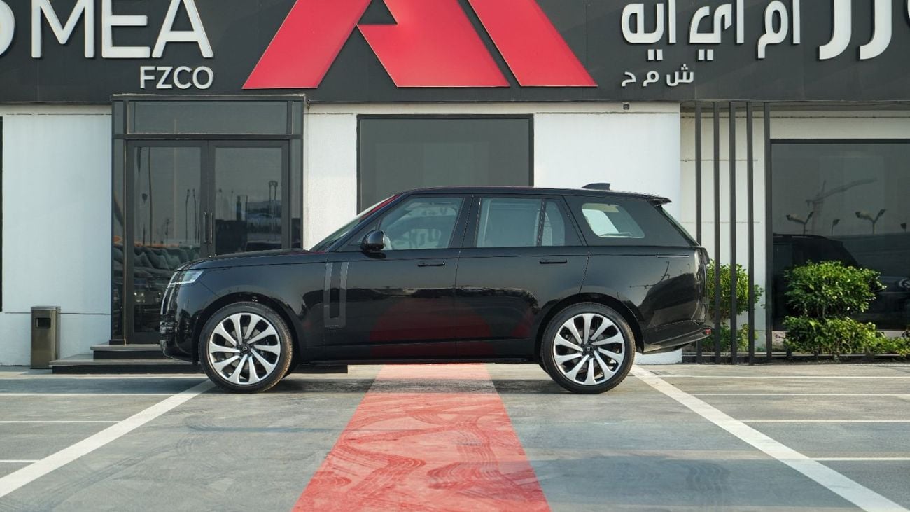 Land Rover Range Rover Santorini Black- white 2027MY Export Only