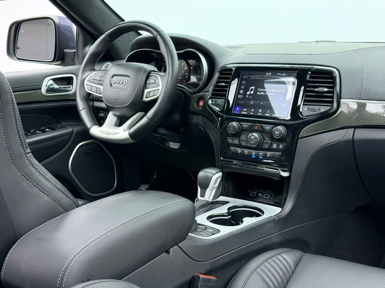 جيب جراند شيروكي TRACKHAWK جيب جراند شيروكي تراك هوك 2021، معدلة بالكامل، داخلية من ألياف الكربون، كاملة المواصفات، أمريكية الص