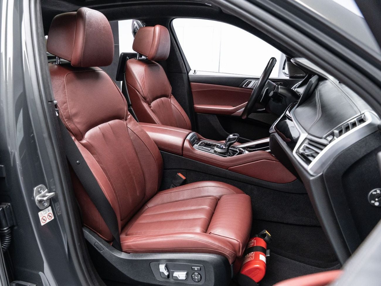 بي أم دبليو X6 XDRIVE M50i BUY NOW, PAY 2027 | THE BLACKLINE STANDARD | 12 Month Blackline Warranty, GCC