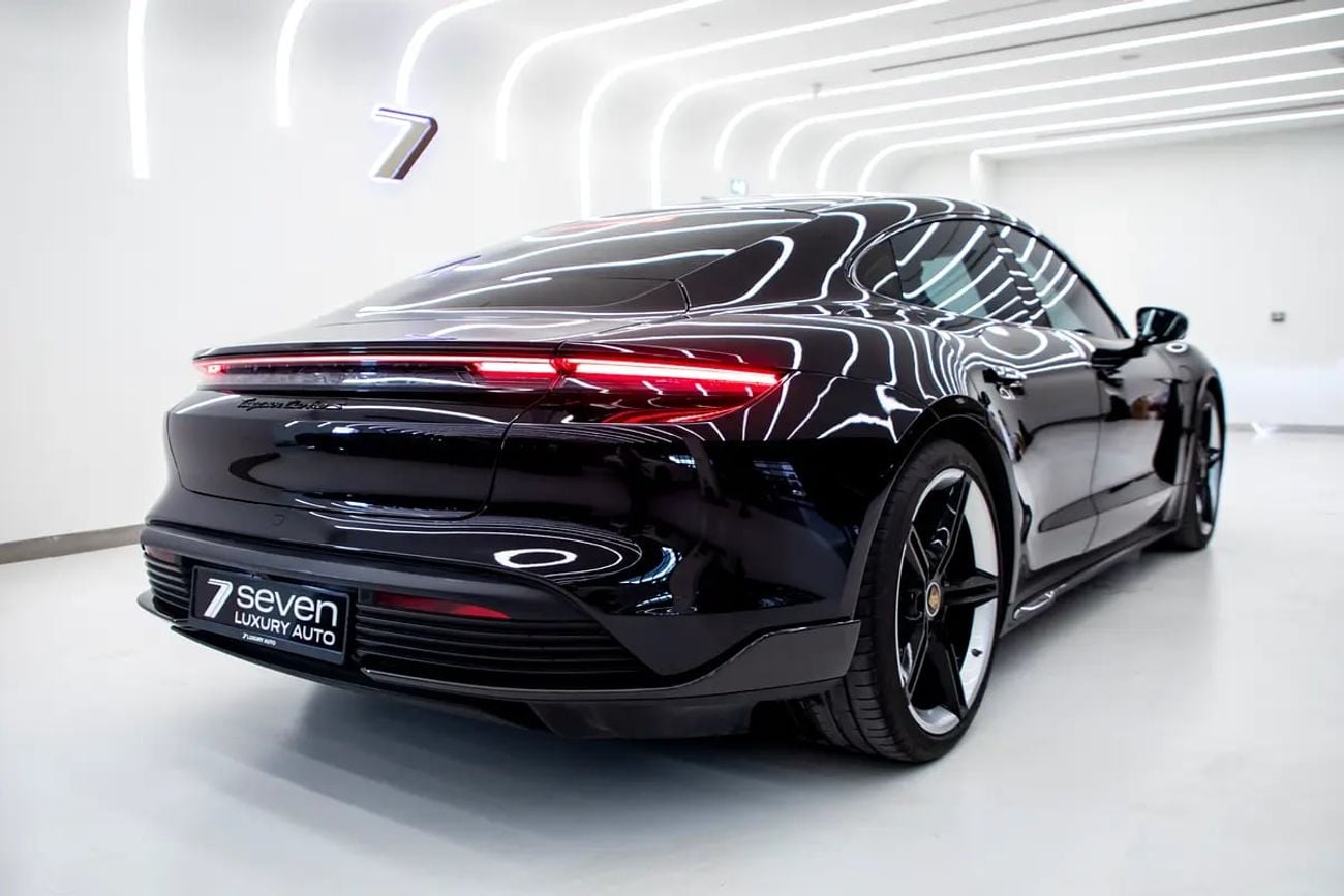 بورش تايكان TURBO S - GCC - FULL CARBON WITH SERVICE HISTORY AND AL NABOODA WARRANTY