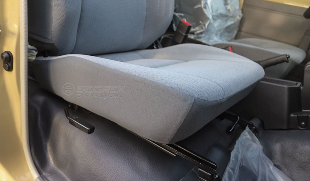Toyota Land Cruiser 70 LC78 Hardtop . 4.0L . 6-Speed Automatic . Petrol . 4WD . 8 Seats . 3 Doors For Export