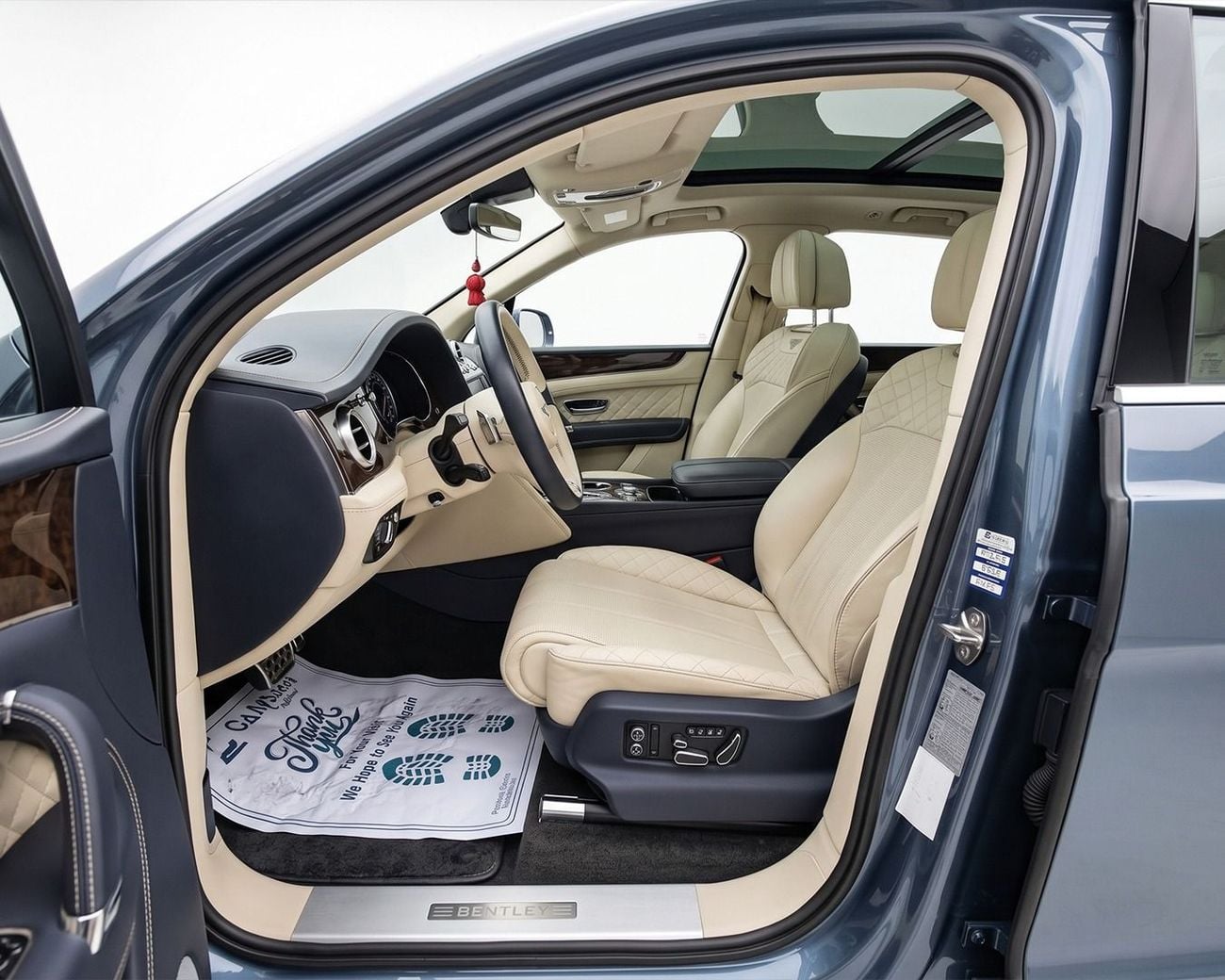 Bentley Bentayga l 2017 | GCC Specs | AED 5,372 / Monthly