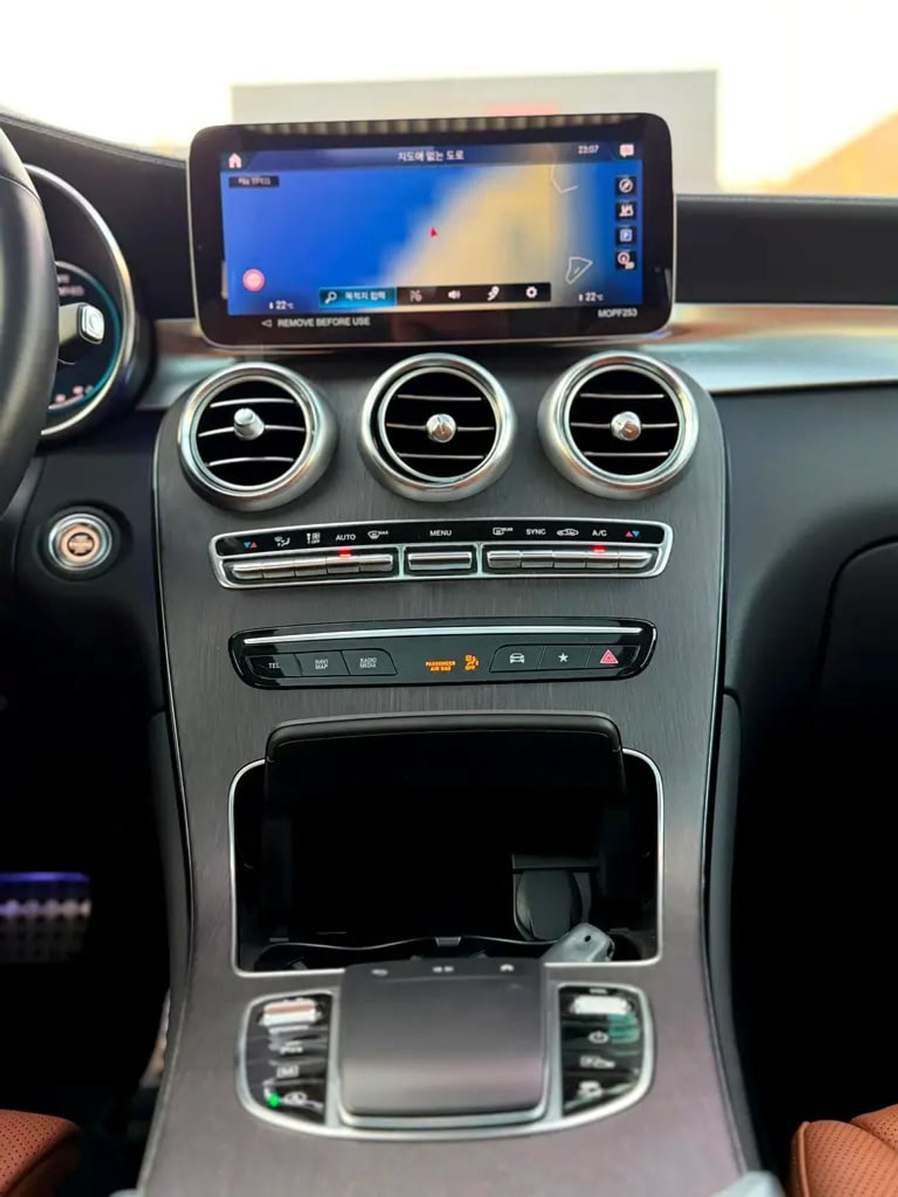 Mercedes Benz GLC 300 STANDARD GLC 300 4MATIC - Korean Specs - Pristine Condition