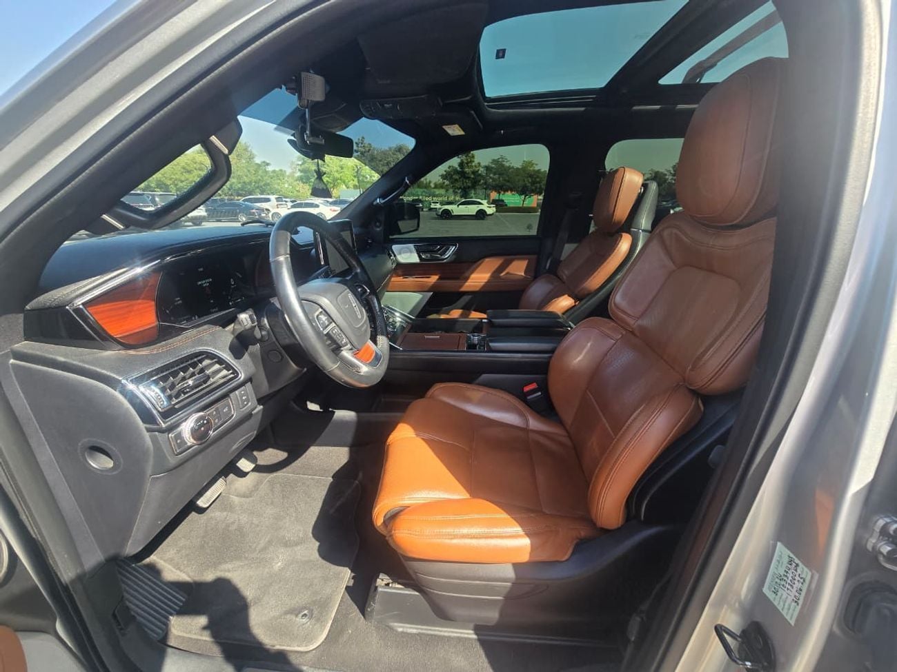 Lincoln Navigator RESERVE 3.5L LINCOLN NAVIGATOR 2018 GCC // FSH // ORGINAL PAINT // ACCIDENT FREE // PERFECT CONDITIO