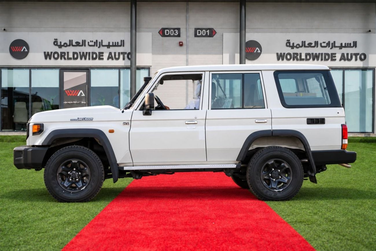 Toyota Land Cruiser S- DLX