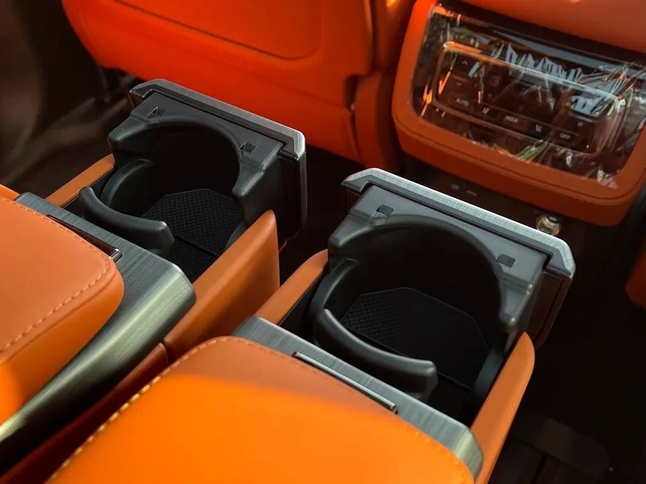 ROX 01 VIP / 6 SEATS VIP / / BIG BATTERY / WARRANTY AND CONTRACT SERVICE EVS