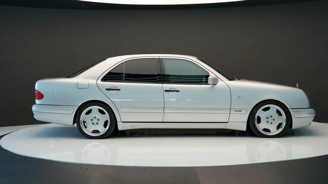 Mercedes Benz E500 E50 AMG (W210)