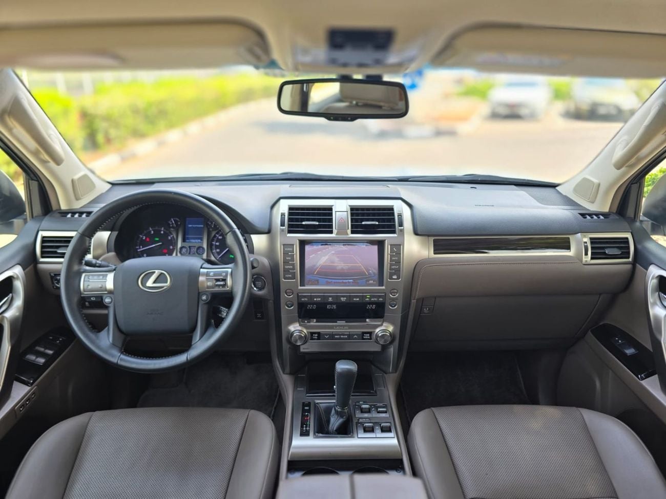Lexus GX460 PREMIER FULL OPTION 2017 GCC SINGLE OWNER IN MINT CONDITION