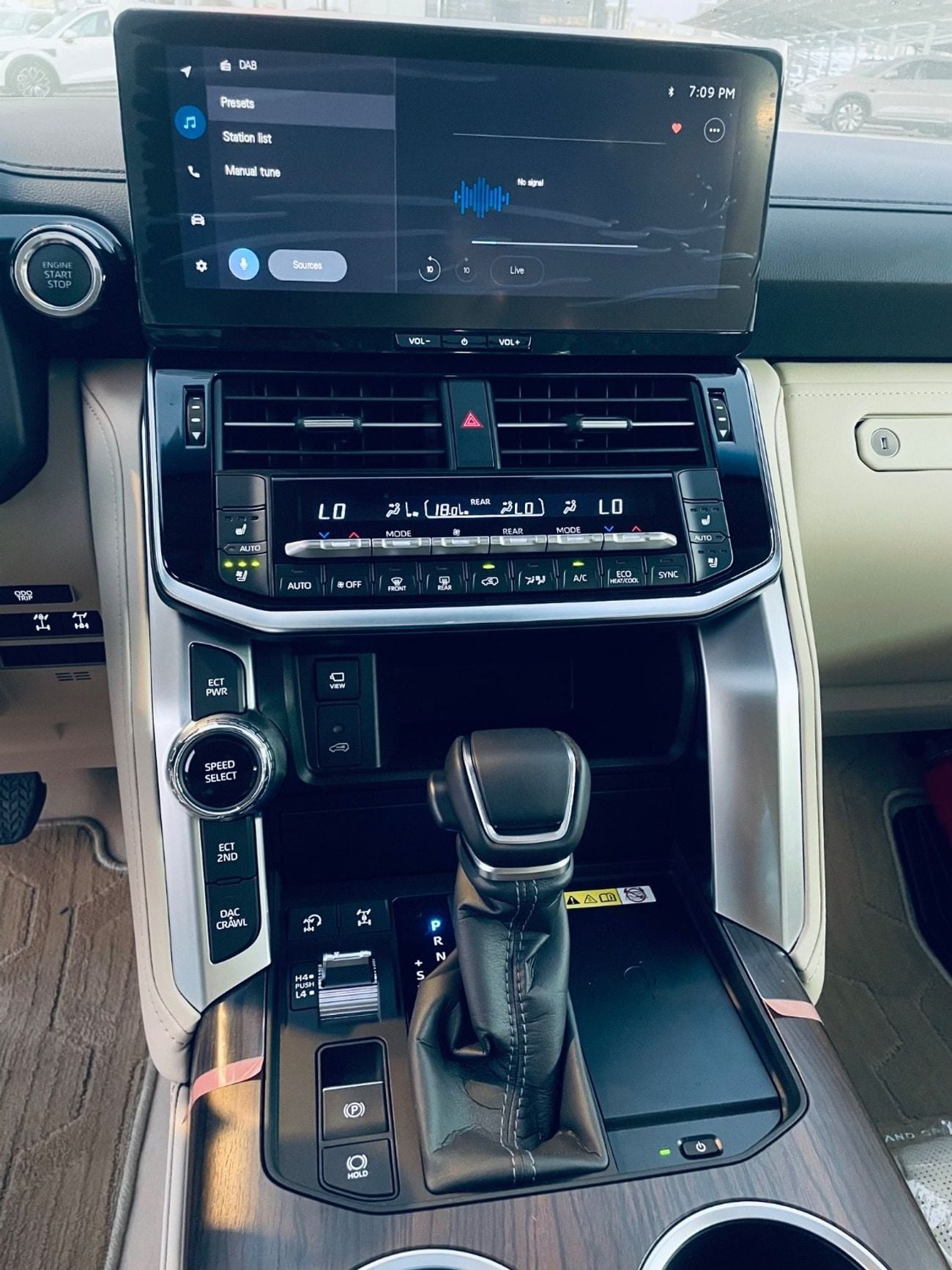 تويوتا لاند كروزر VXR لاندكروزر VXR 4.0