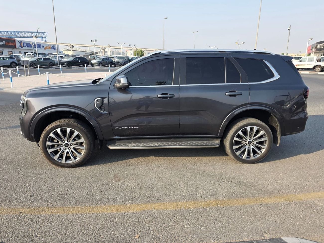 Ford Everest diesel 3.0L Platinum liter RHD ,7 seater only for export available