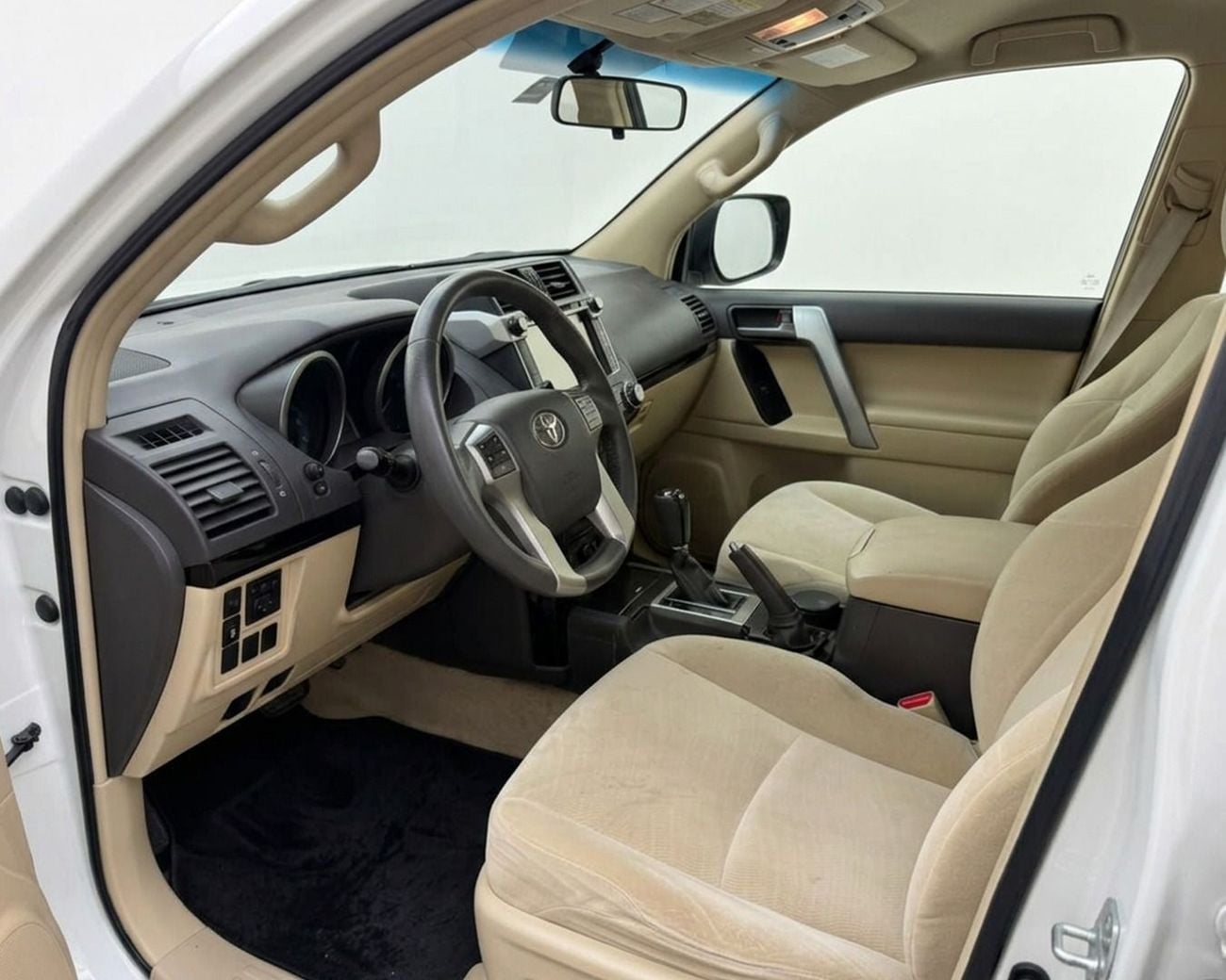 Toyota Prado GXR l Land Cruiser Prado GXR 2016 | 1 Owner | AED 3,879 / Monthly