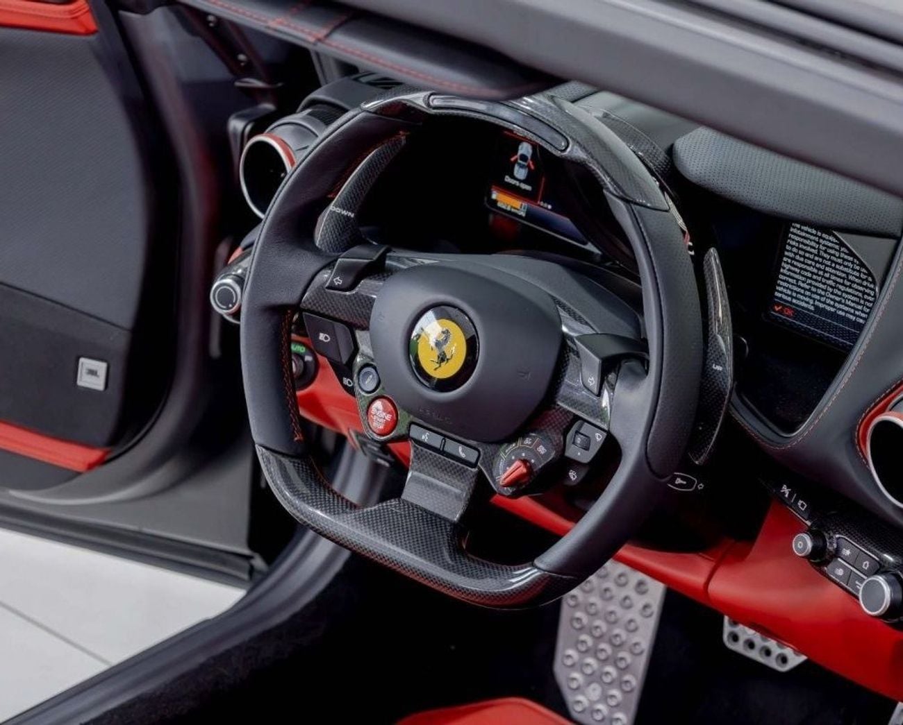 Ferrari 812 Std FERRARI 812-GTS SPIDER - CARBON PACKAGE - HARD TOP CONVERTIBLE