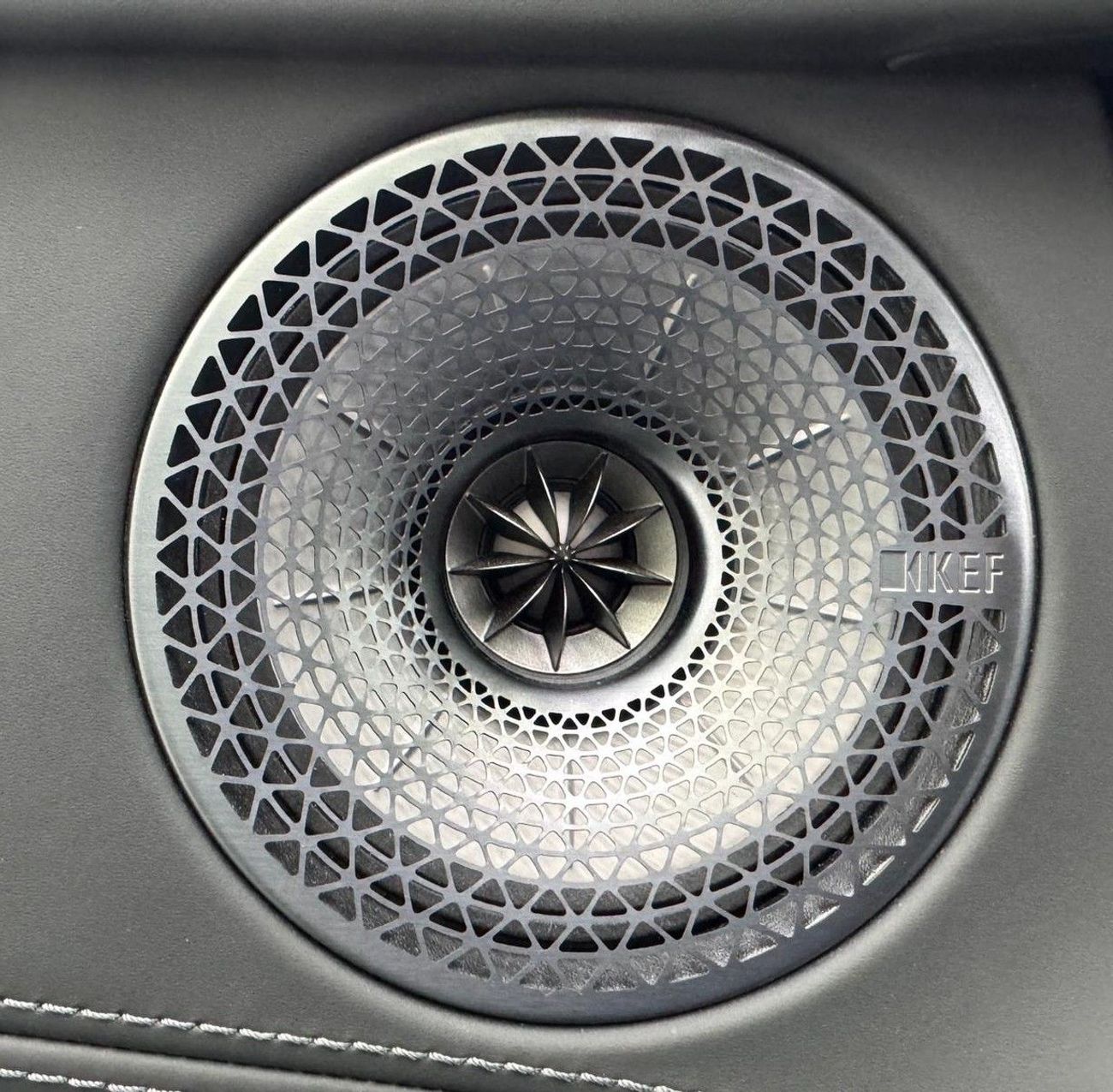 Lotus Eletre STANDARD