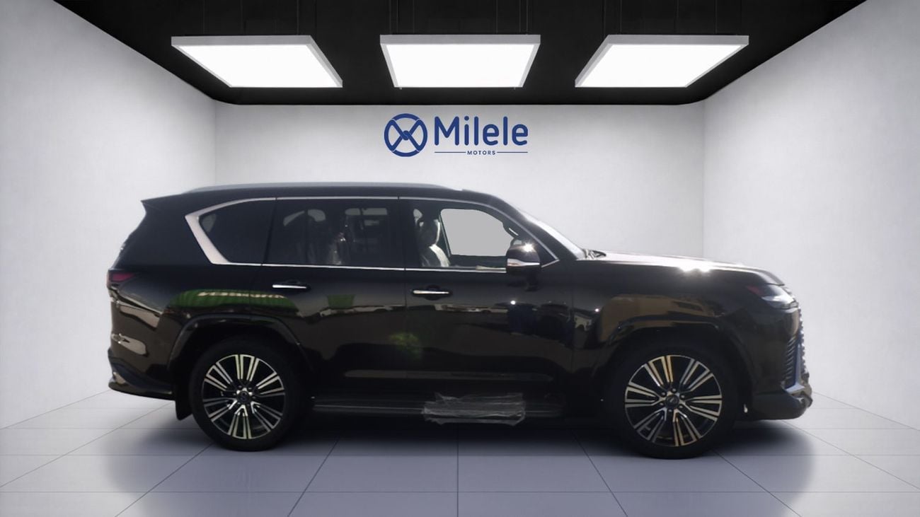 Lexus LX600 .