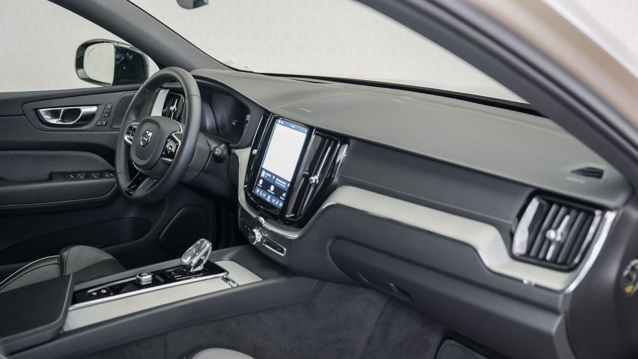 فولفو XC 60 B5 Ultimate Dark