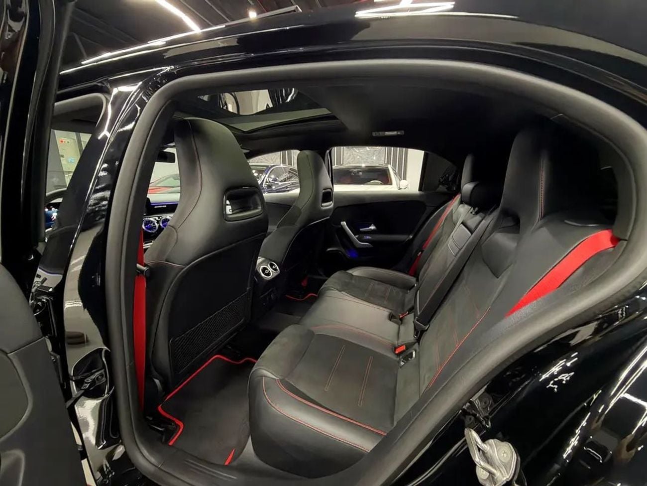 مرسيدس بنز A 35 AMG 4MATIC بريميوم