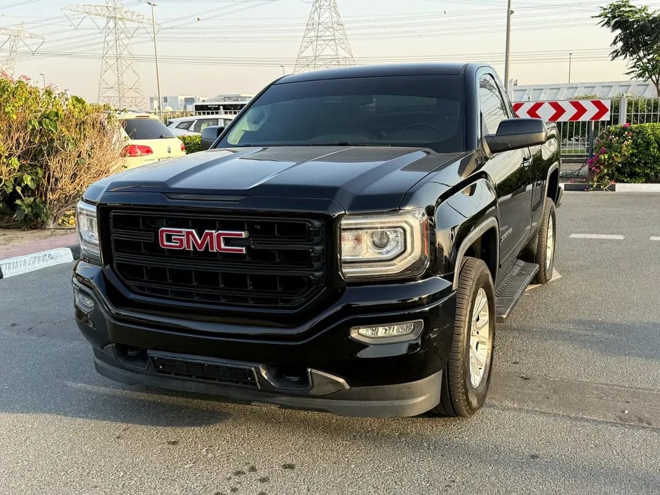 GMC Sierra SLE - GCC Specs - Well Maintained