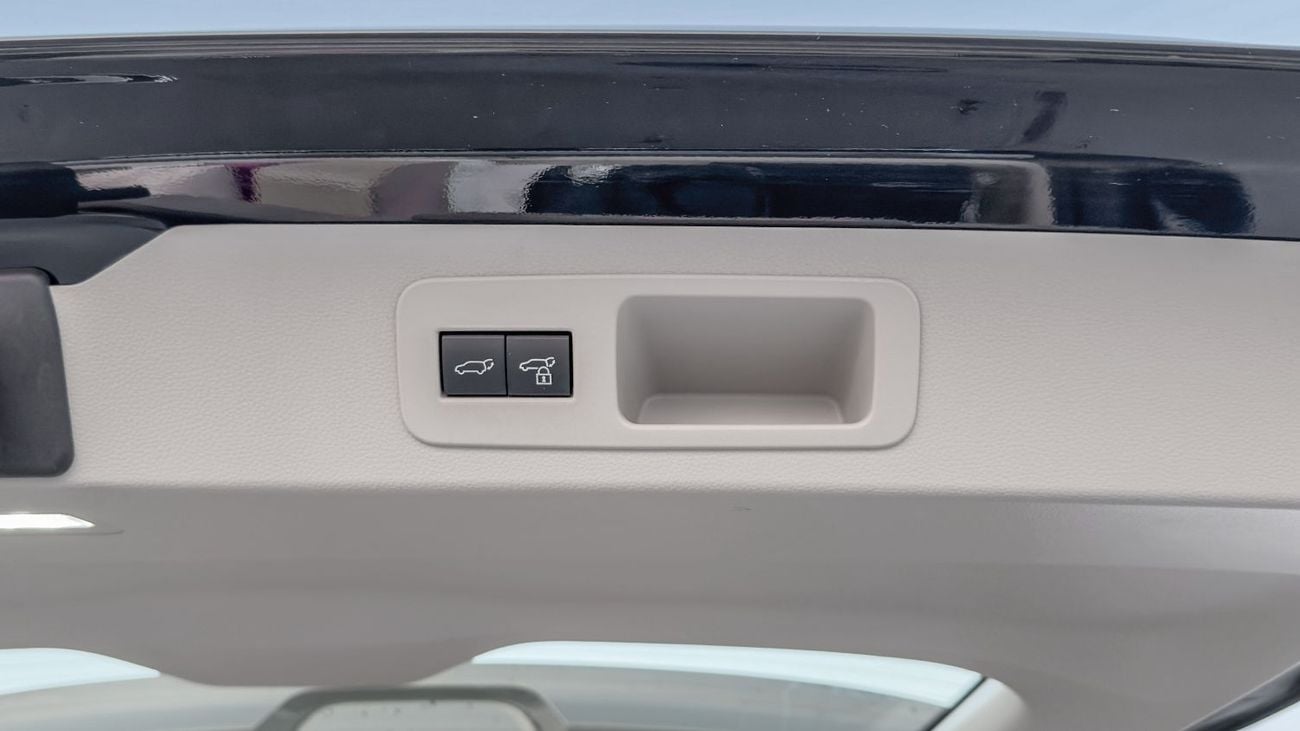 Toyota Land Cruiser GXR 2026 Toyota Land Cruiser GXR 3.5L AT Petrol (With Radar, No JBL) (Black-Beige)