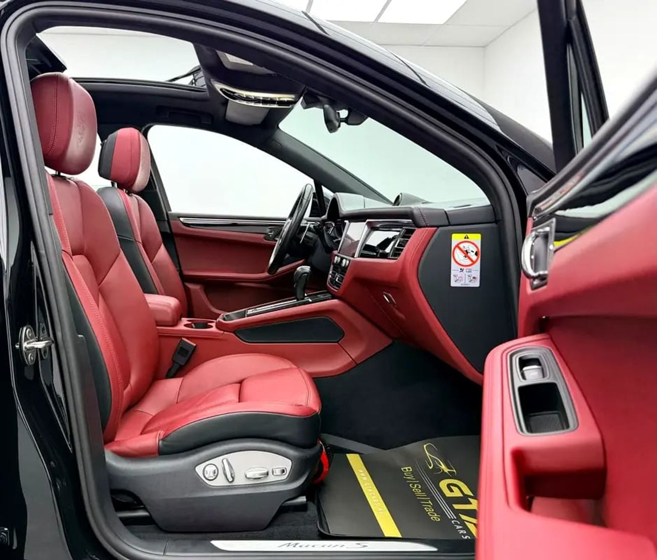 بورش ماكان إس S, Warranty, Full Service History, Fully Loaded, Excellent Condition, GCC