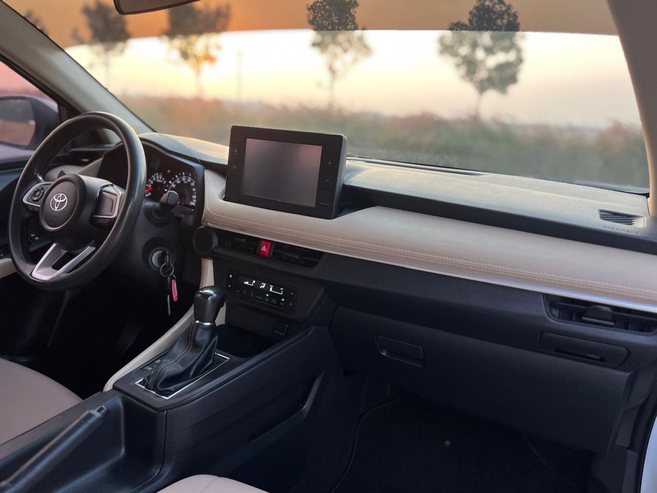 Toyota Yaris E