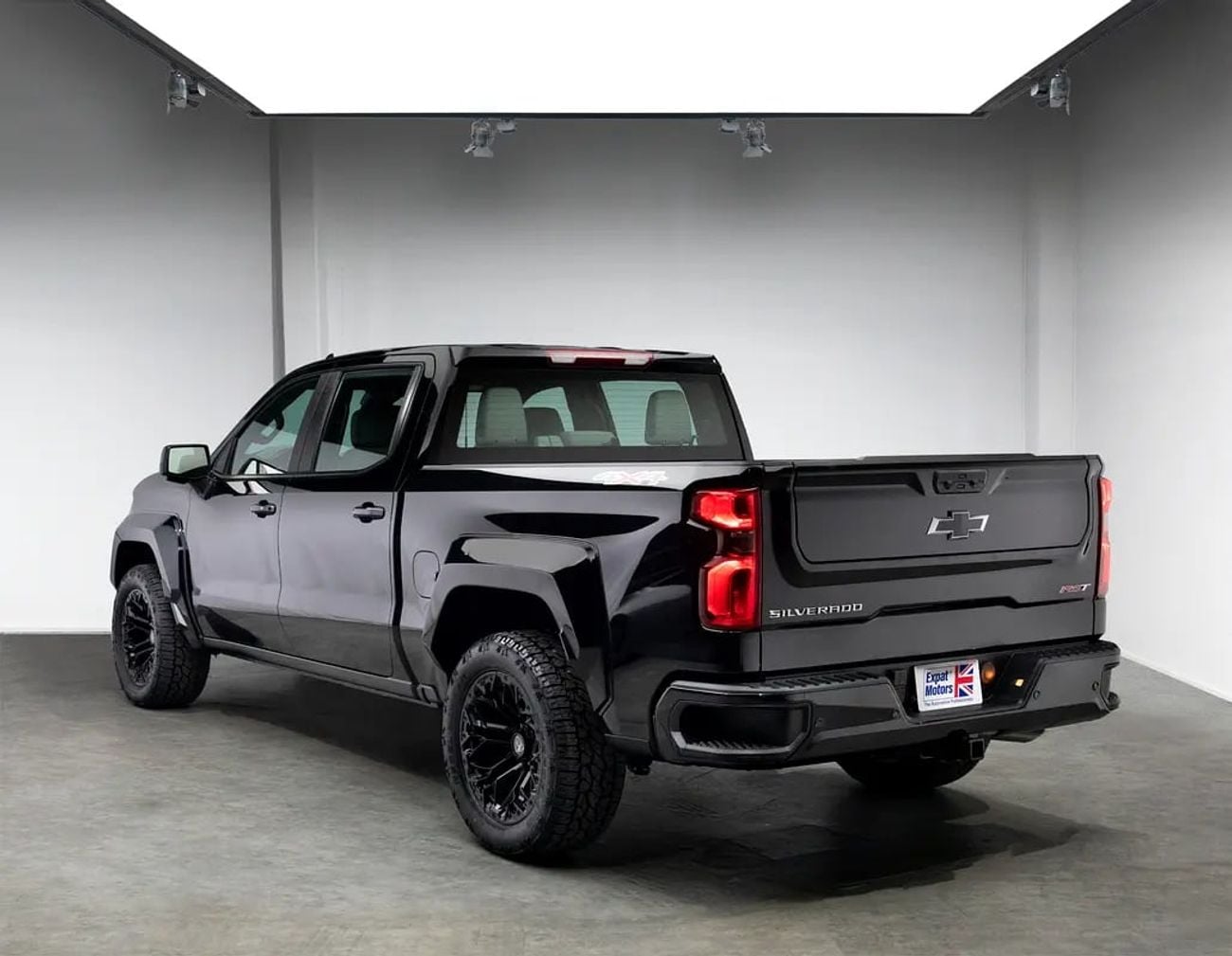 Chevrolet Silverado 1500 RST Dealer Unlimited Kms Warranty until • FDSH • Delivery Mileage • GCC