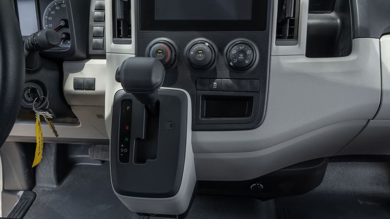 تويوتا هاياس GL ECTAV0108 - 2026 Toyota Hiace Low Roof Blk Bumper - 3.5L Ptr At – Lift Door