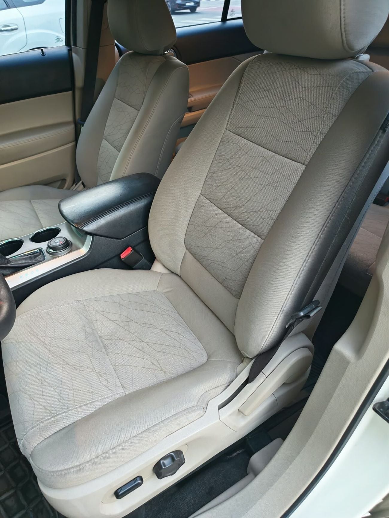 Ford Explorer BASE