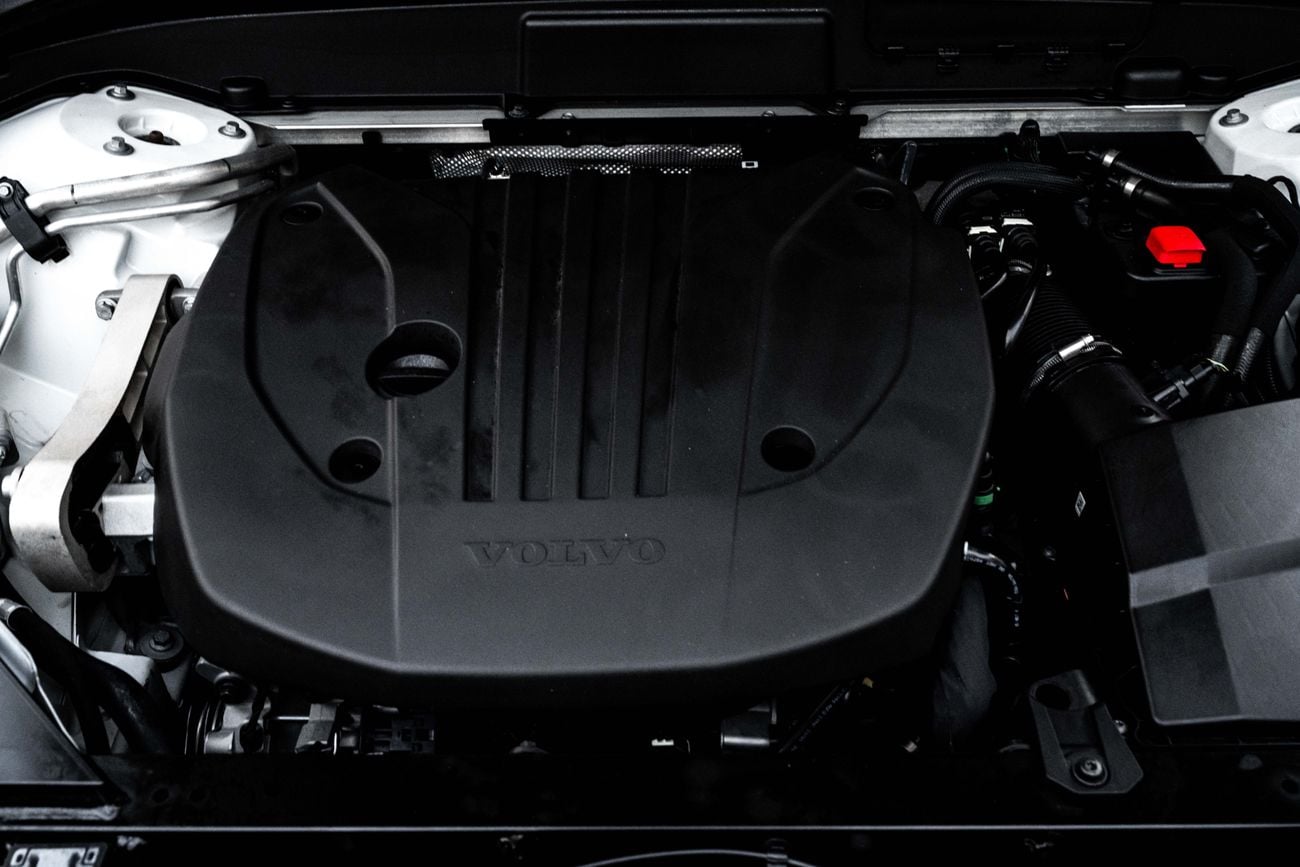 فولفو XC 60 B5 ULTIMATE DARK XC60 B5 Ultimate Dark | 2,448 P.M | 0% Downpayment | 2028 Warranty!