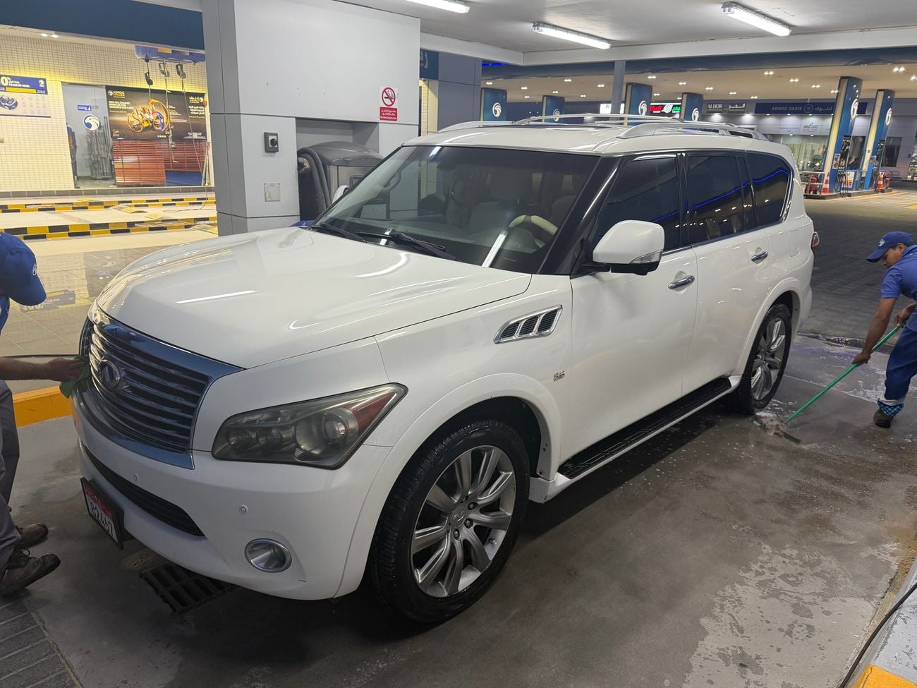 Infiniti QX80 LUXURY