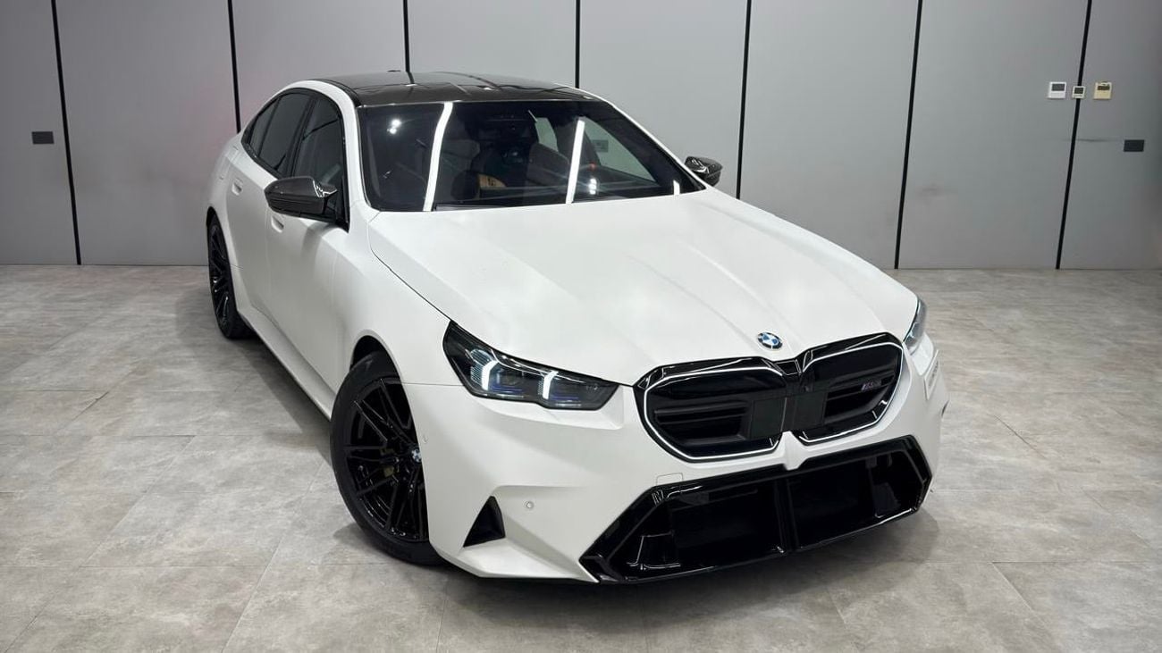 BMW M5 STANDARD GCC competition