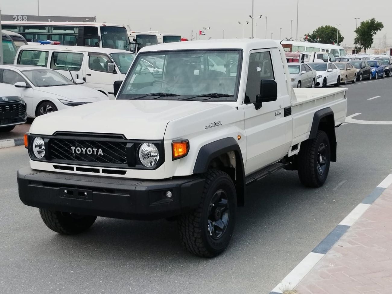 Toyota Land Cruiser Pickup 70 LC79 2.8L SINGLE CAB M/T LC79 2.8L SC M/T RHD - OPEN DESTINATION