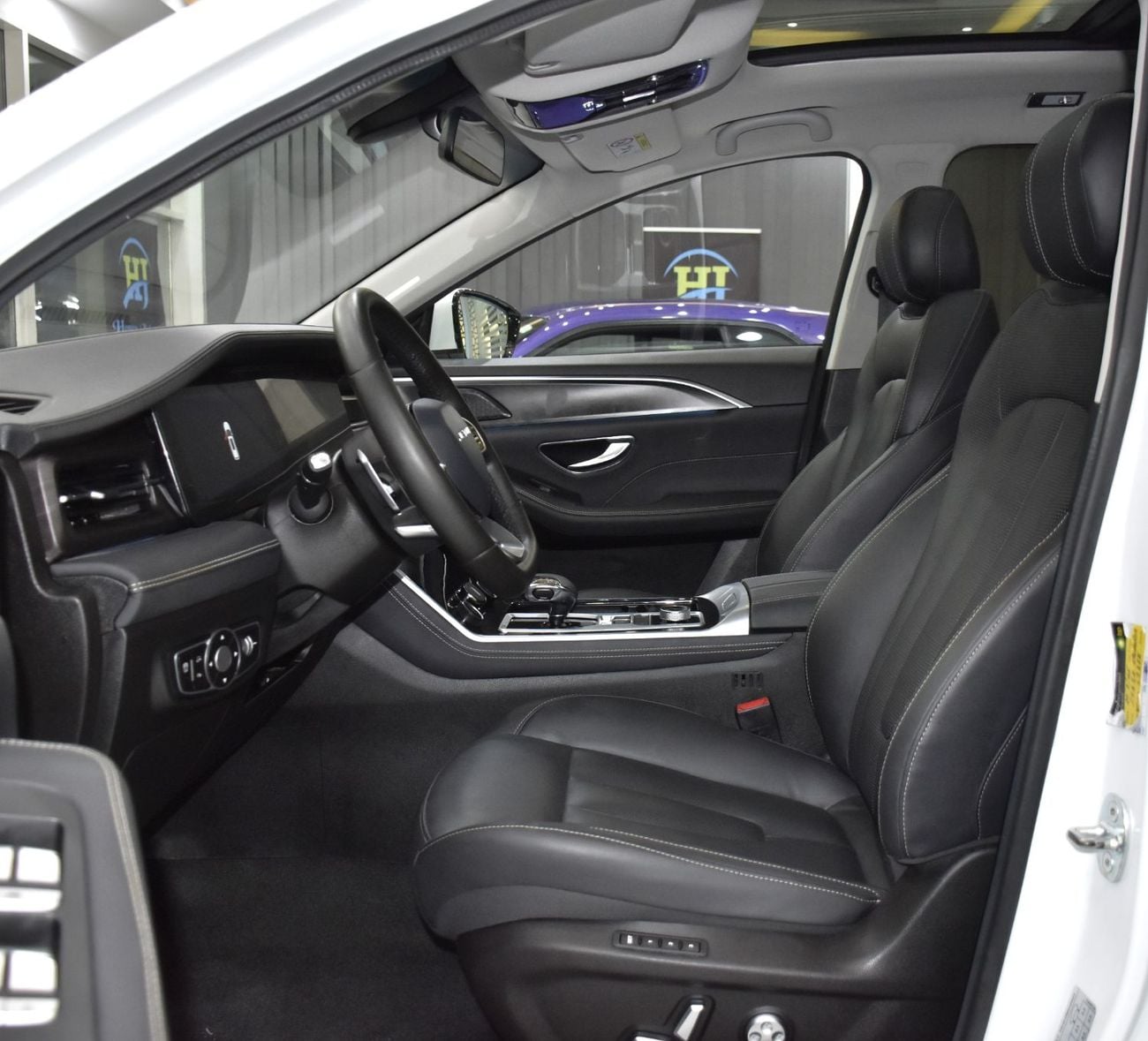 Jetour X90 Plus LUXURY EXCELLENT DEAL for our Jetour X90 Plus ( 2023 Model ) in White Color Chinese Specs