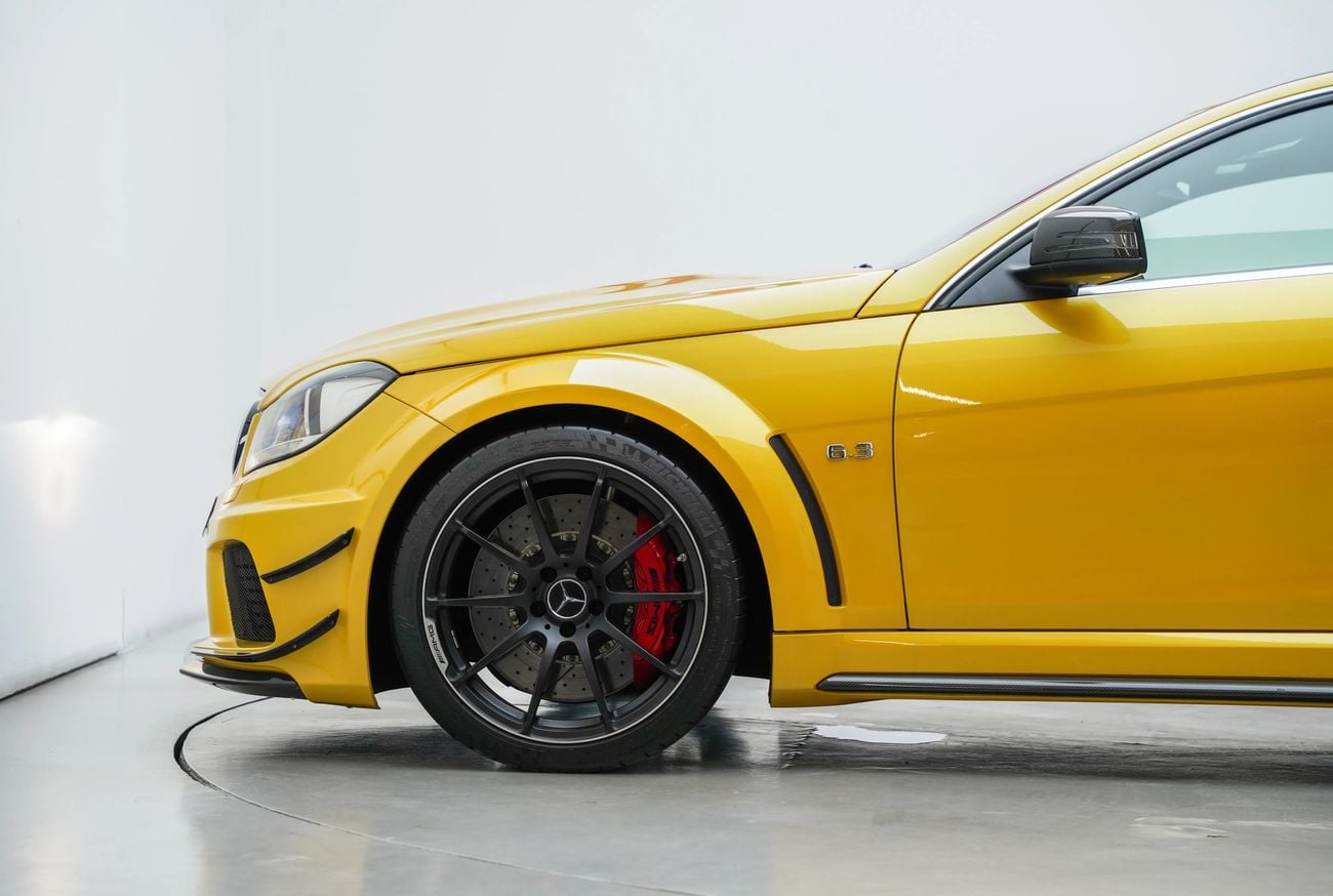 Mercedes Benz C63 AMG