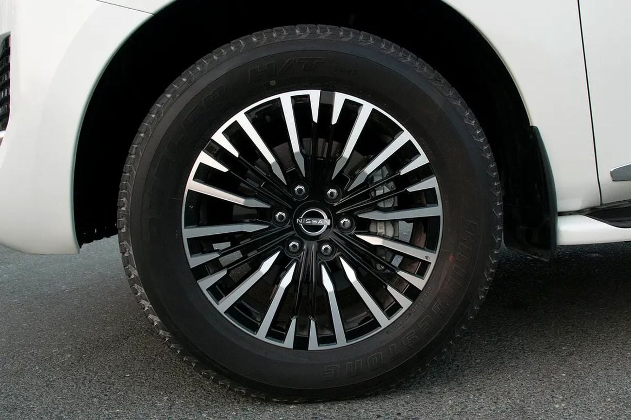 Nissan Patrol LE PLATINUM CITY | GCC Specs | Dealer Warranty And Service Contract