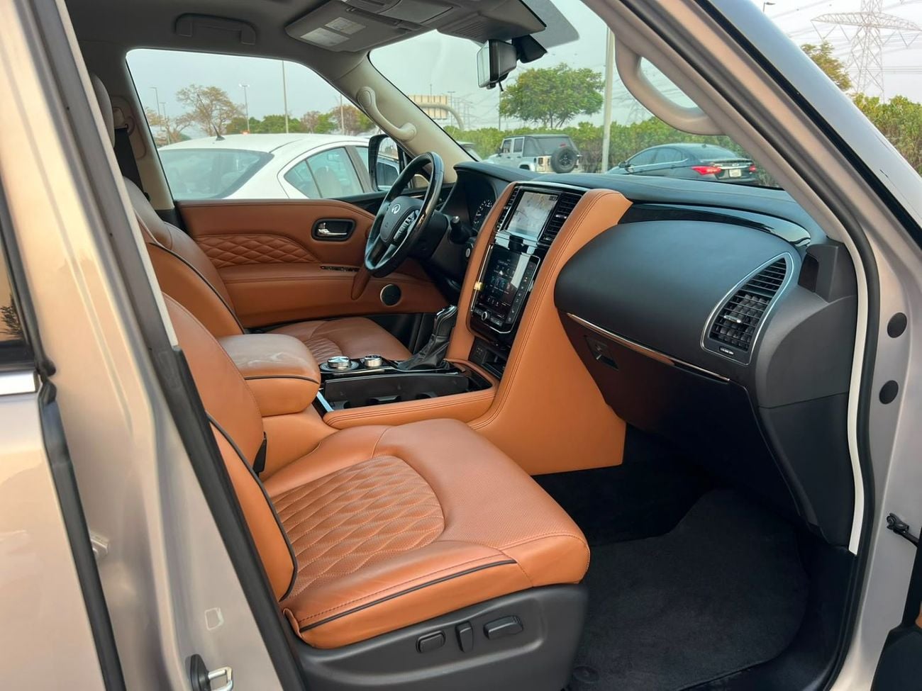 إنفينيتي QX80 LUXURY PROACTIVE