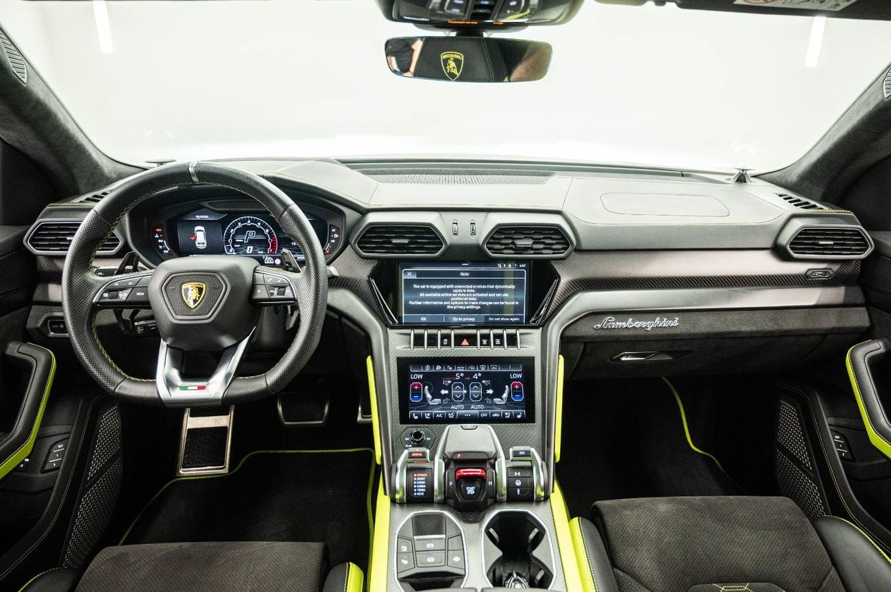 Lamborghini Urus STANDARD Pearl Capsule – European Specs – Accident Free