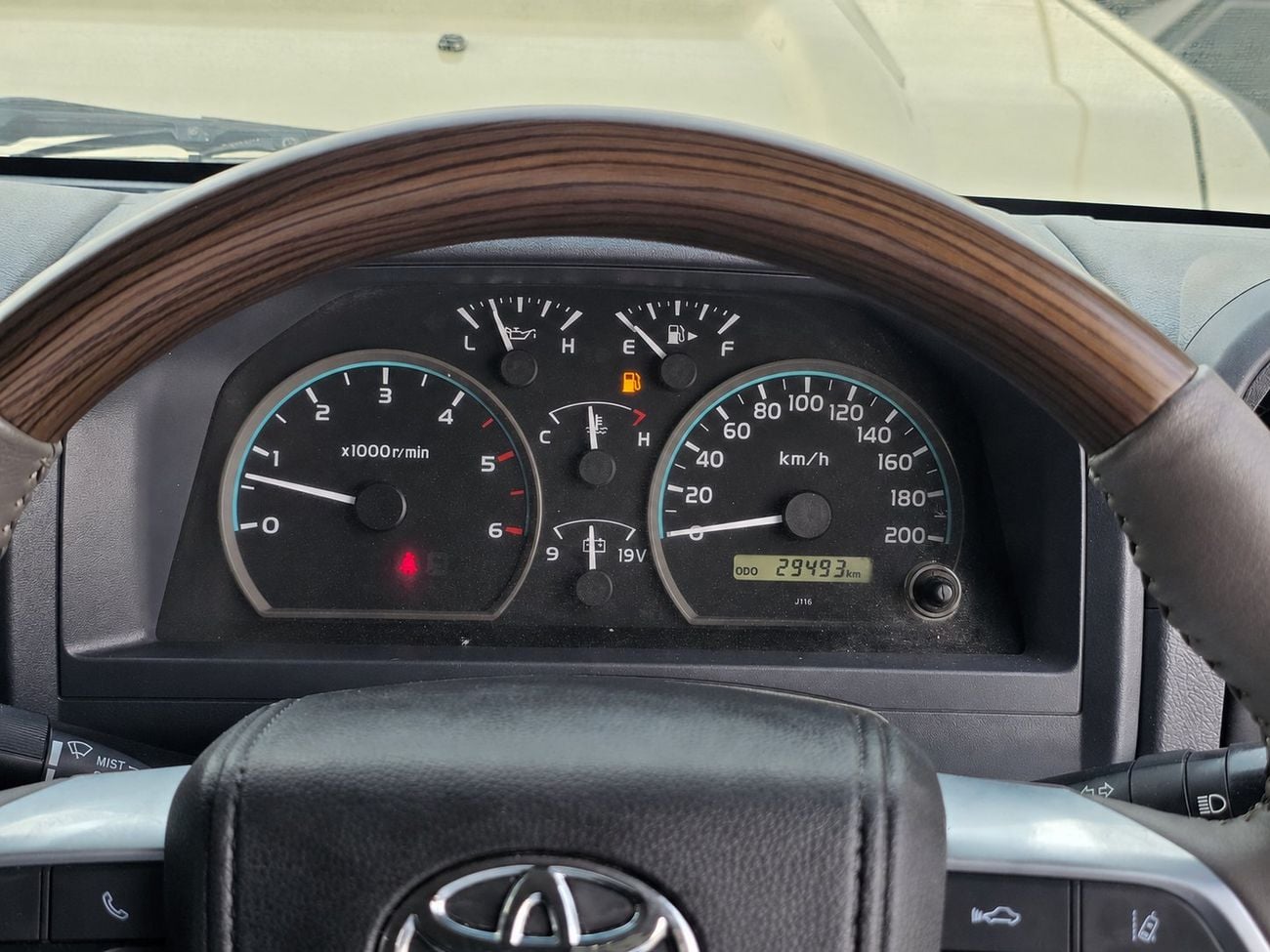 تويوتا لاند كروزر بيك آب LAND CRUISER PICKUP, FACE LIFTED TO 2024 MODEL DIESEL V8 RHD