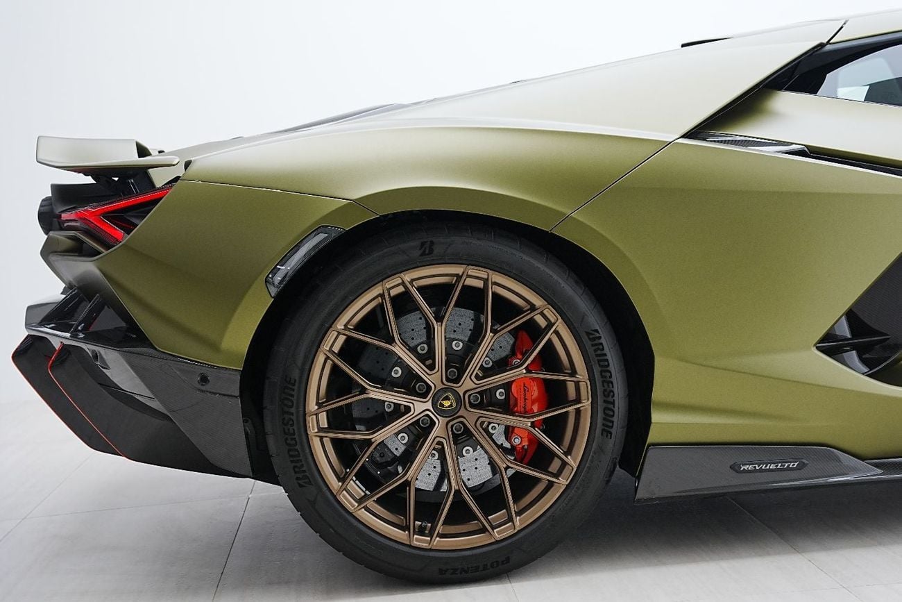 Lamborghini Revuelto STANDARD VERDE GEA, Sonus Faber Audio, Full Carbon Pack, Dealer Warr + Serv!!