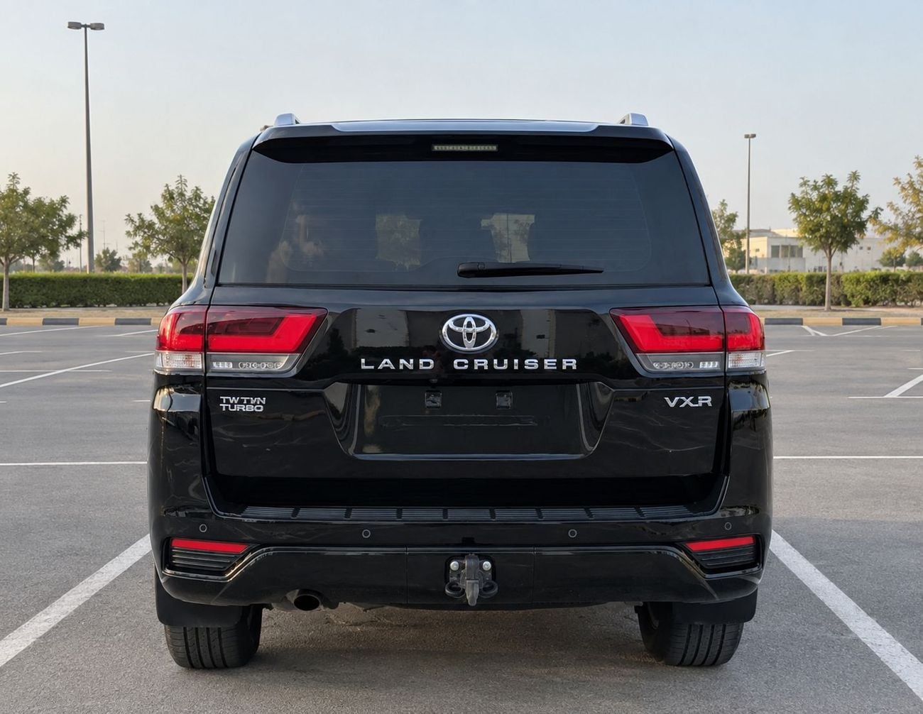 Toyota Land Cruiser VXR 2022MODEL 3.3L twin turbo v6 Diesel engine Colour Black Transmission Automatic Interior Black push s