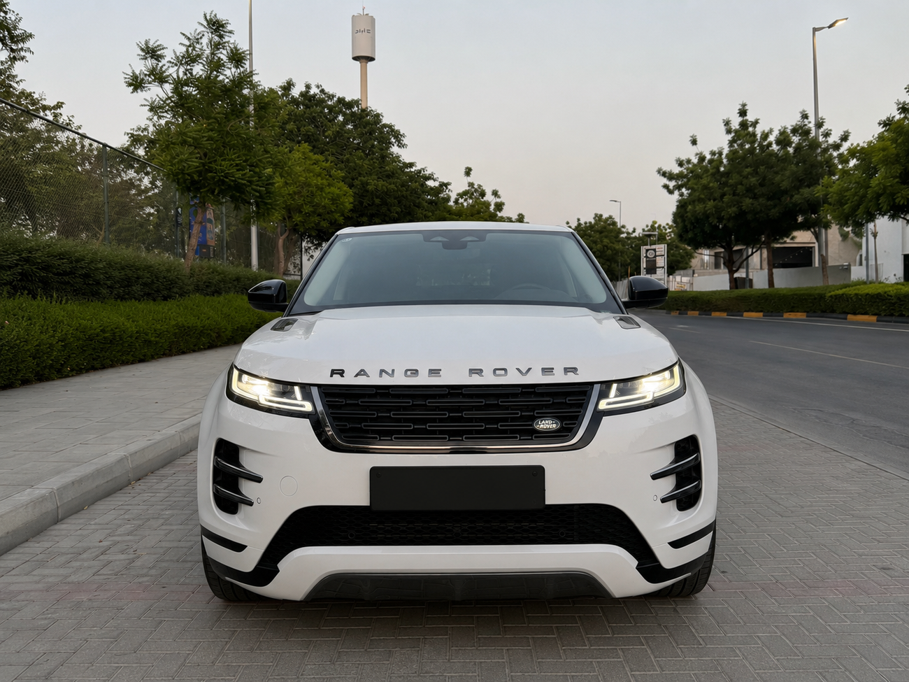لاند روفر رانج روفر إيفوك R-DYNAMIC HSE P250