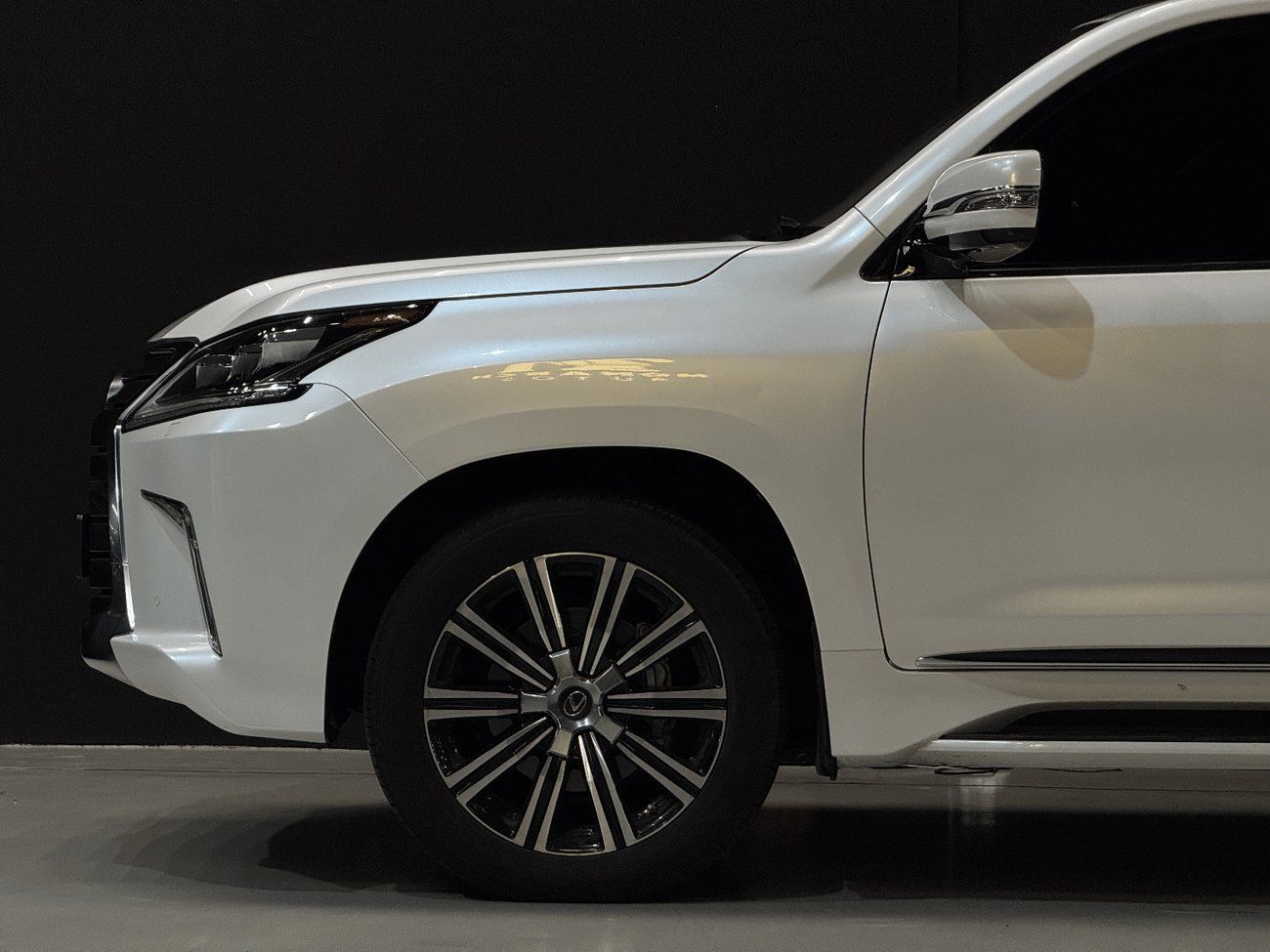 لكزس LX 570 SIGNATURE 2020 Lexus LX 570 Platinum | GCC | 61,000 KM | V8
