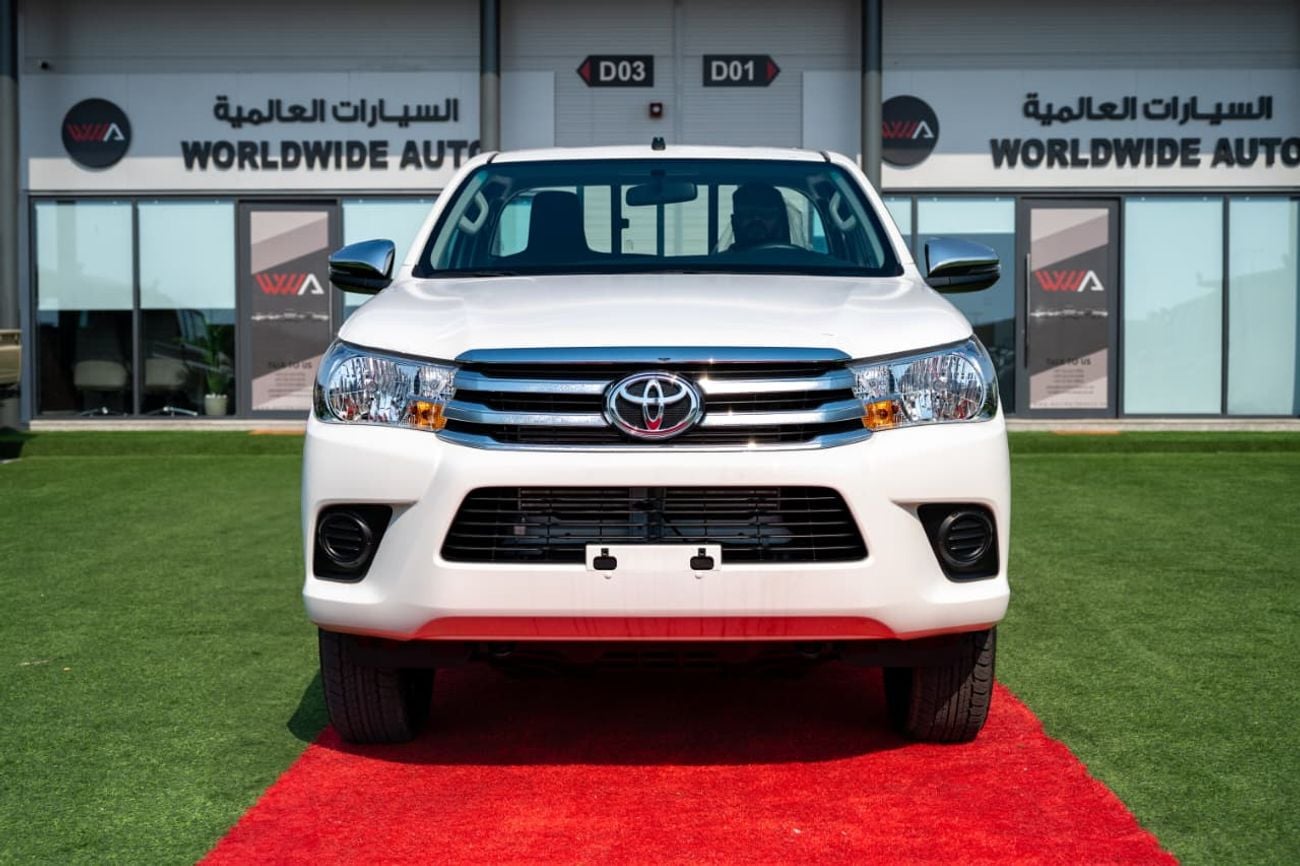 تويوتا هيلوكس Hilux 2.4 Diesel Four Wheel Drive 2 Door Manual Transmission