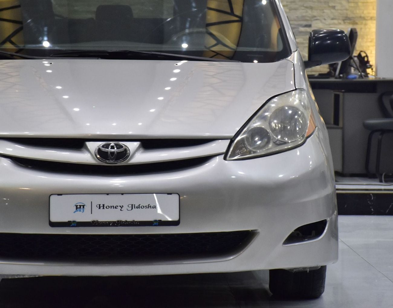 Toyota Sienna LE EXCELLENT DEAL for our Toyota Sienna LE ( 2008 Model ) in Silver Color American Specs