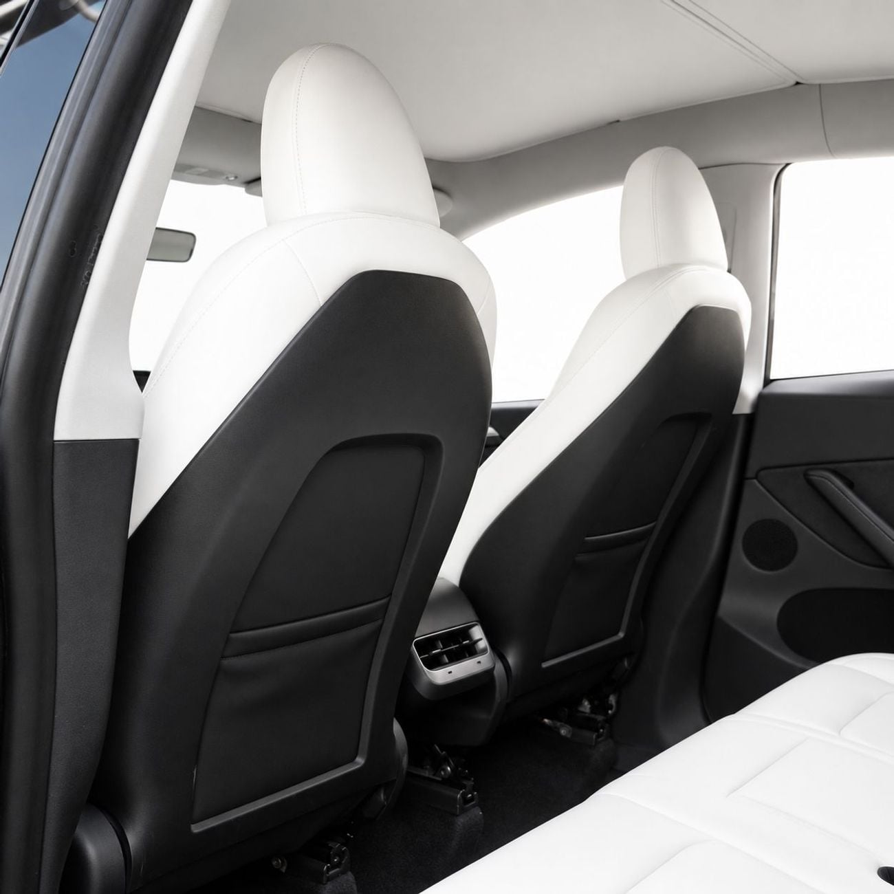 Tesla Model Y PERFORMANCE AED 1,819 P.M • 0% Downpayment • Model Y Performance • Tesla Warranty
