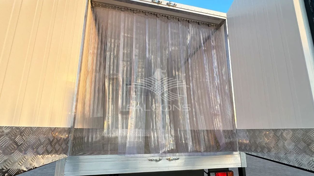 Isuzu NPR STANDARD With Refrigeration Box