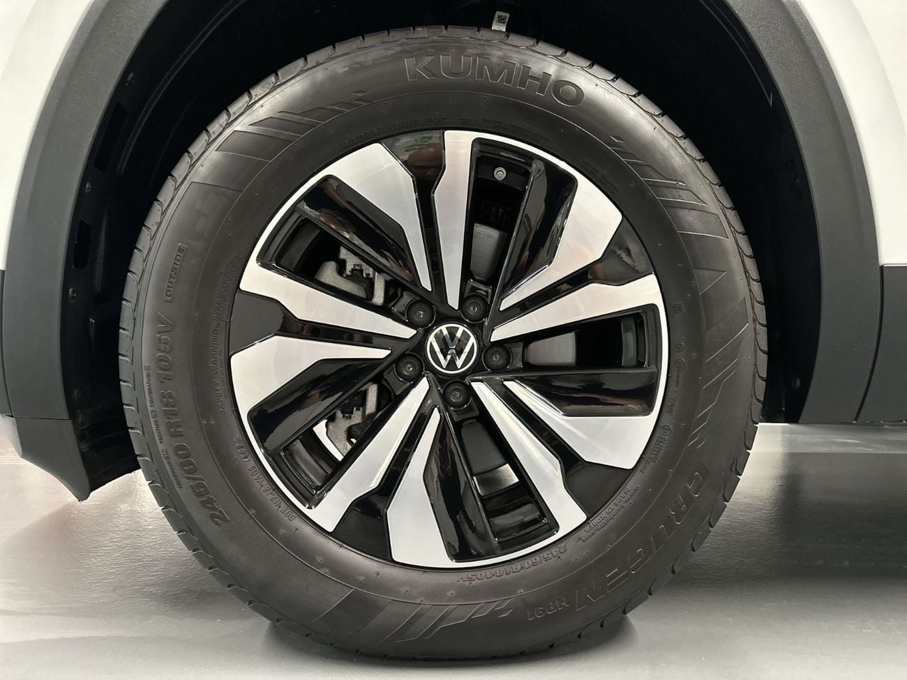 Volkswagen Teramont TRENDLINE Teramont 2L | UPGRADED Leather Seats | GCC Spec | VW Certified