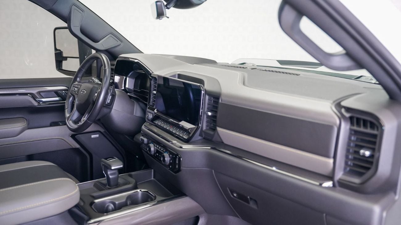شيفروليه سيلفارادو 1500 CREW CAB ZR2